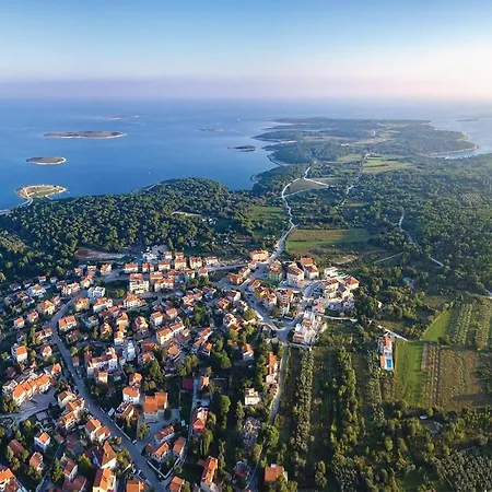 Semesterbostad Front In Premantura
